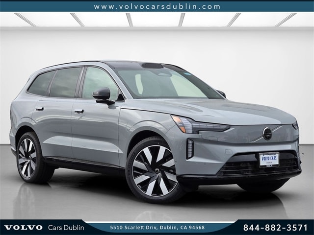 2025 Volvo EX90 Plus's photo