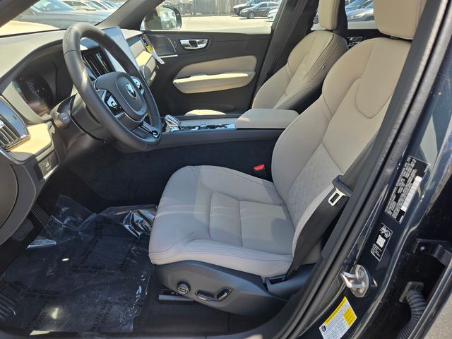 2026 Volvo XC60 Plus - Photo 17