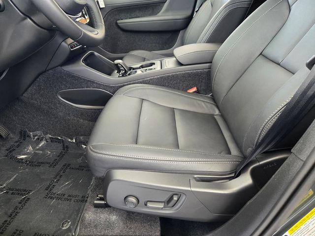 2026 Volvo XC40 Core - Photo 22