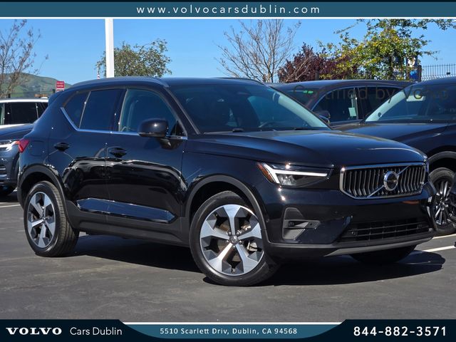 2025 Volvo XC40 B5 Plus Bright AWD's photo
