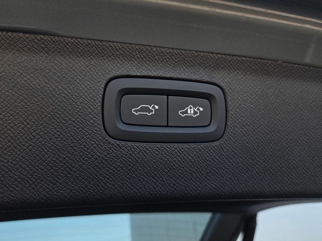 2026 Volvo XC90 Plus - Photo 25