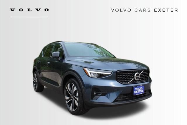 2026 Volvo XC40 B5 Plus Dark AWD's photo