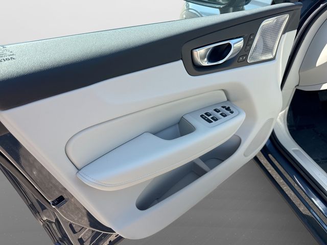 2026 Volvo XC60 Ultra - Photo 15