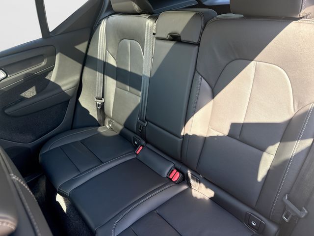 2026 Volvo XC40 Plus - Photo 25