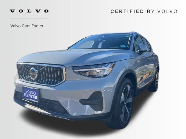 2025 Volvo XC40 B5 Core SUV