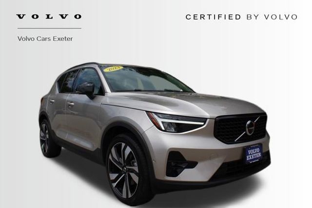 2023 Volvo XC40 B5 Ultimate Dark AWD's photo