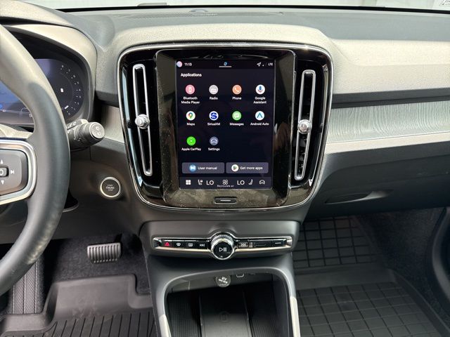 2026 Volvo XC40 Plus - Photo 10