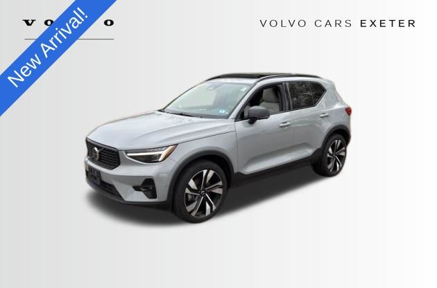 2024 Volvo XC40 B5 Ultimate Dark AWD's photo