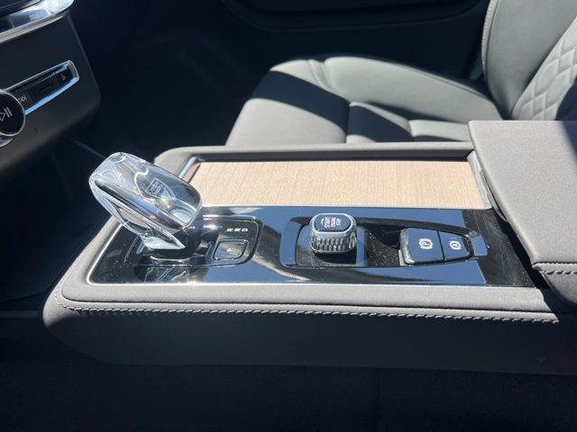 2026 Volvo XC90 Plus - Photo 35