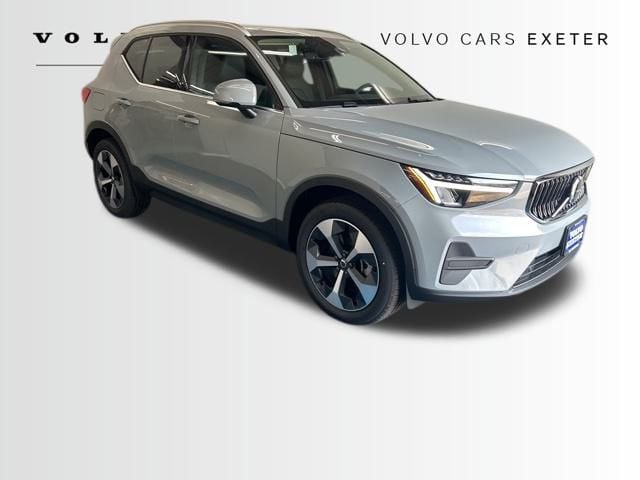 2025 Volvo XC40 B5 Core Bright Theme AWD SUV