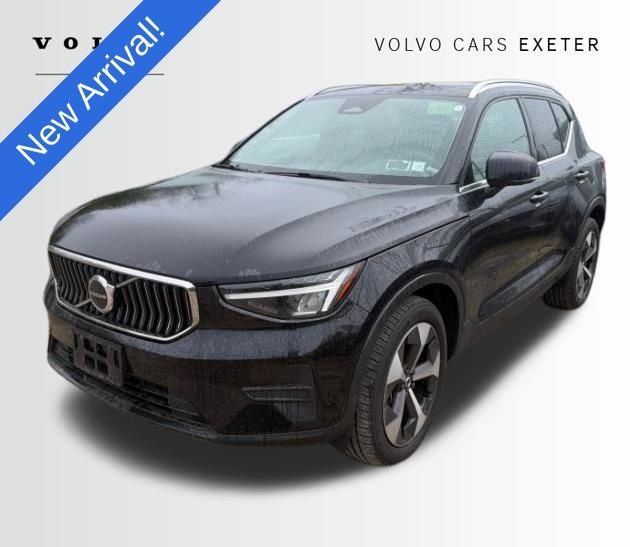 2024 Volvo XC40 B5 Core Bright AWD's photo