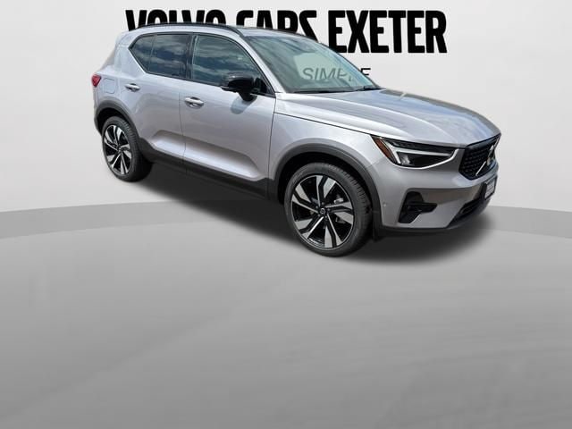 2026 Volvo XC40 B5 Plus Dark Theme AWD SUV