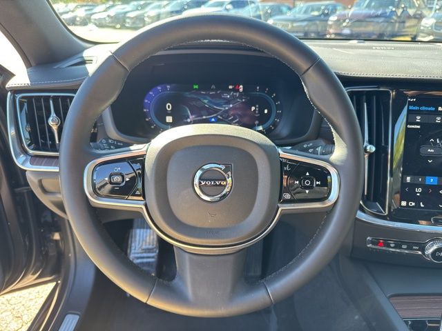 2024 Volvo S60 Ultimate photo 2