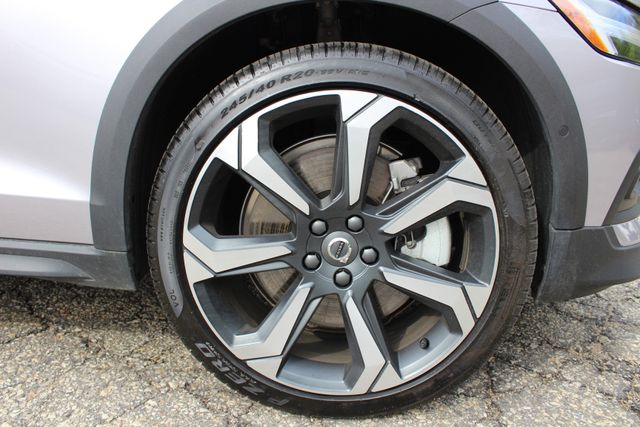2026 Volvo V60 Cross Country Plus - Photo 8