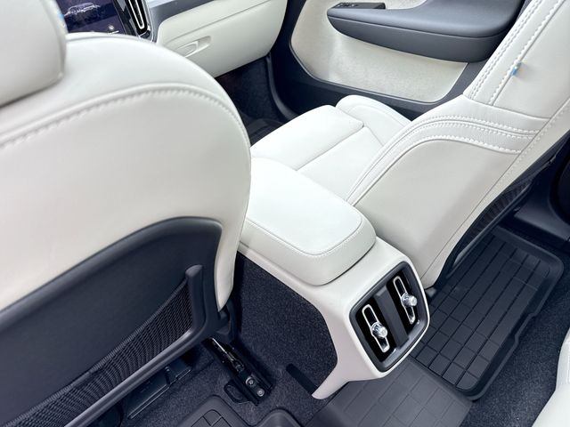 2026 Volvo XC40 Ultra - Photo 23
