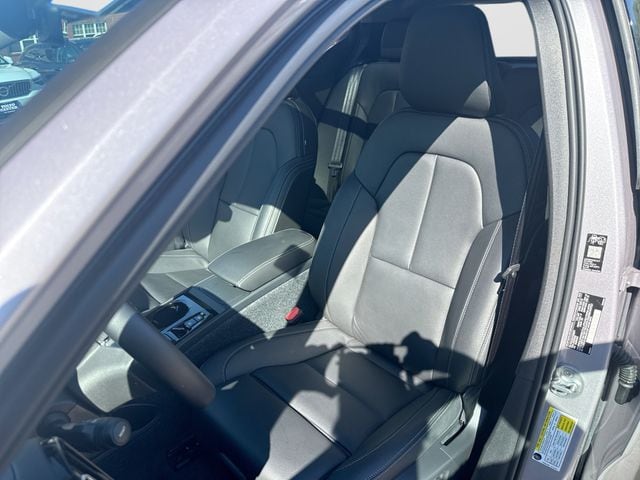 2026 Volvo XC40 Plus - Photo 13