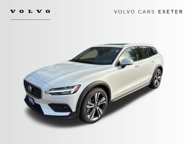 2026 Volvo V60 Cross Country Plus's photo