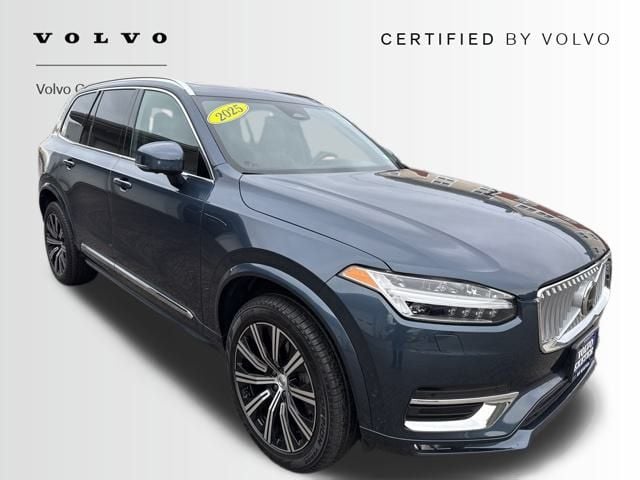 2025 Volvo XC90 Plus's photo