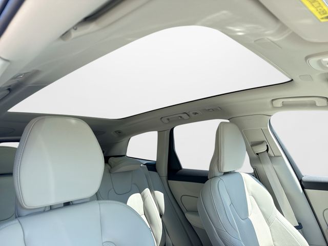 2026 Volvo XC60 Ultra - Photo 16