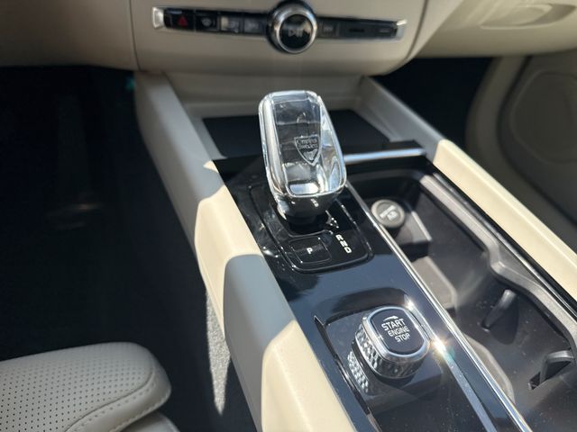 2026 Volvo XC60 Ultra - Photo 22