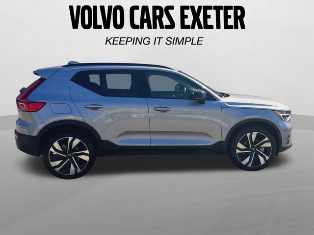 2026 Volvo XC40 Plus - Photo 9