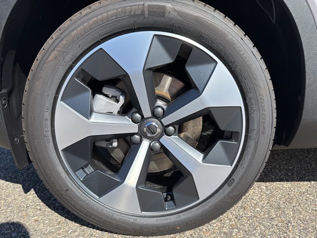 2026 Volvo XC40 Plus - Photo 12