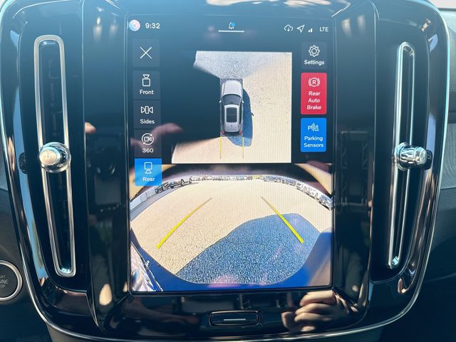 2026 Volvo XC40 Plus - Photo 24