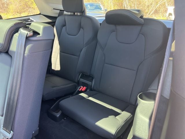 2026 Volvo XC90 Plus - Photo 23