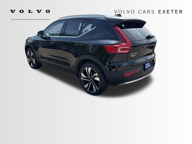 2025 Volvo XC40 Plus photo 3