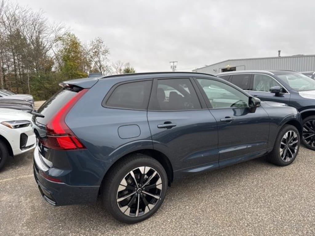 New 2026 Volvo XC60 B5 Plus SUV