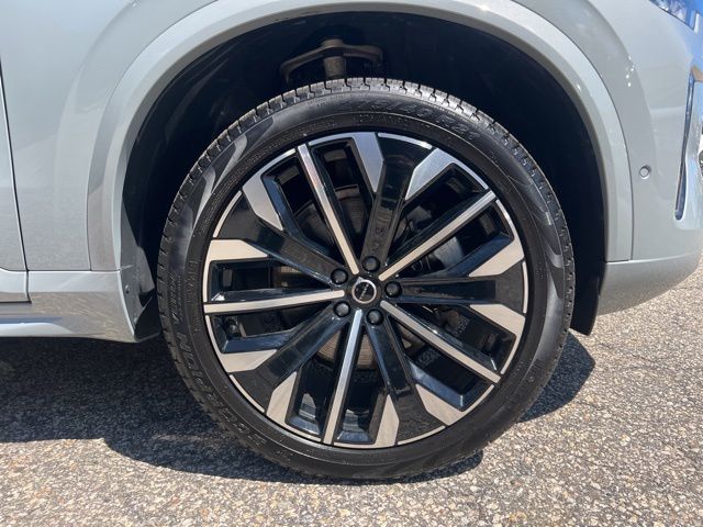 2026 Volvo XC90 Plus - Photo 9