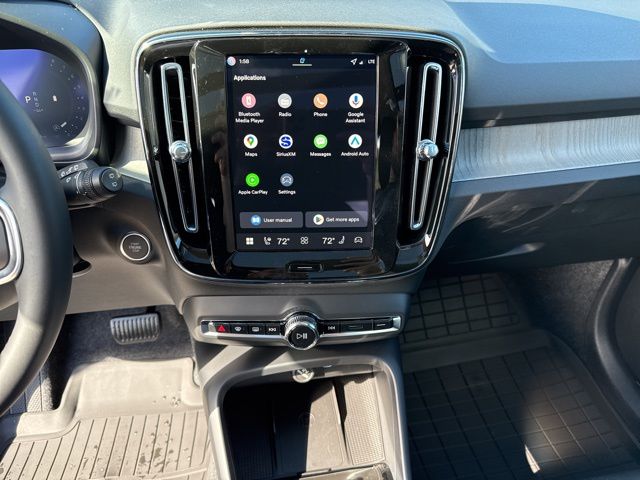 2026 Volvo XC40 Plus - Photo 6