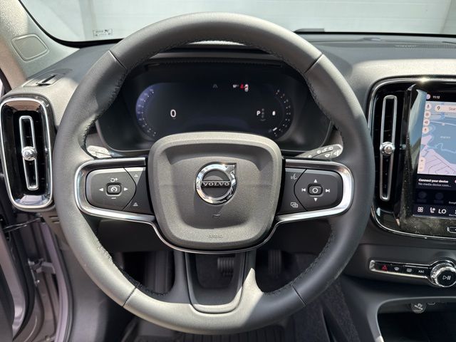 2026 Volvo XC40 Plus - Photo 7