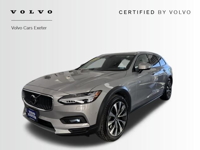 2024 Volvo V90 Cross Country Plus's photo