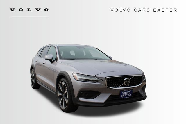 2026 Volvo V60 Cross Country B5 Plus AWD's photo