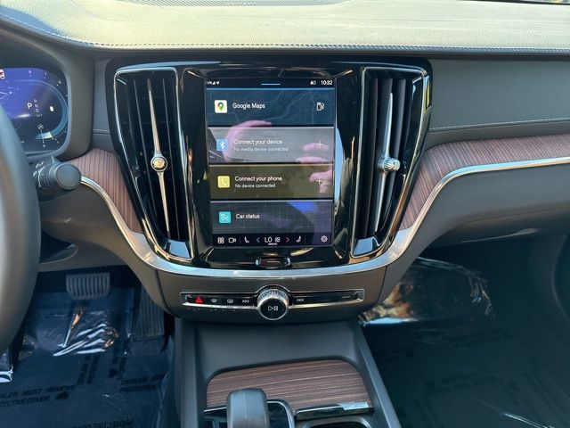 2024 Volvo S60 Ultimate photo 4