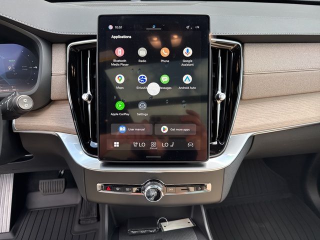 2026 Volvo XC90 Plus - Photo 9