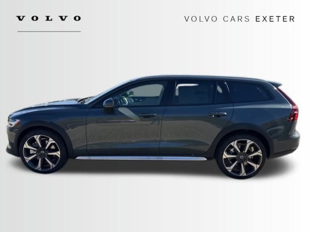 New 2026 Volvo V60 Cross Country B5 Ultra Wagon