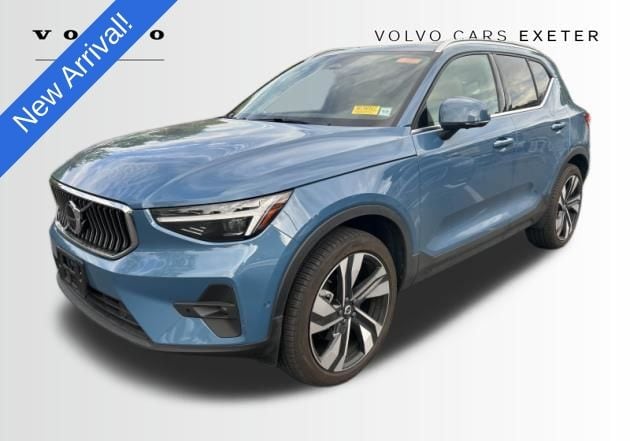 2025 Volvo XC40 B5 Ultra Bright AWD's photo