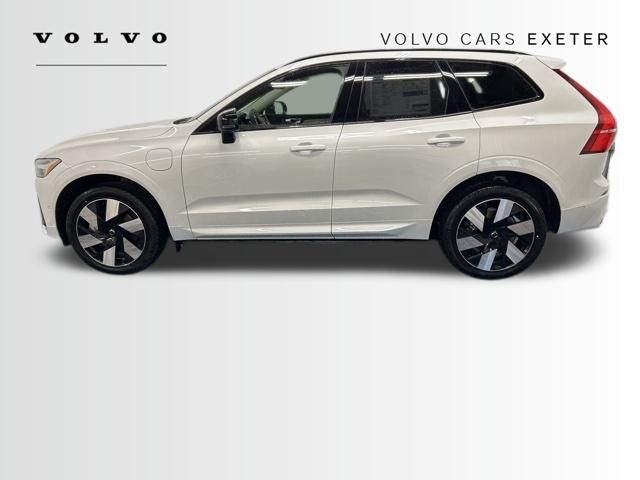 2025 Volvo XC60 Hybrid T8 Plus photo 3