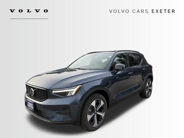 2026 Volvo XC40 Core's photo