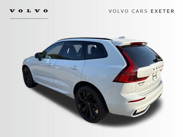 2026 Volvo XC60 B5 Black Edition photo 4