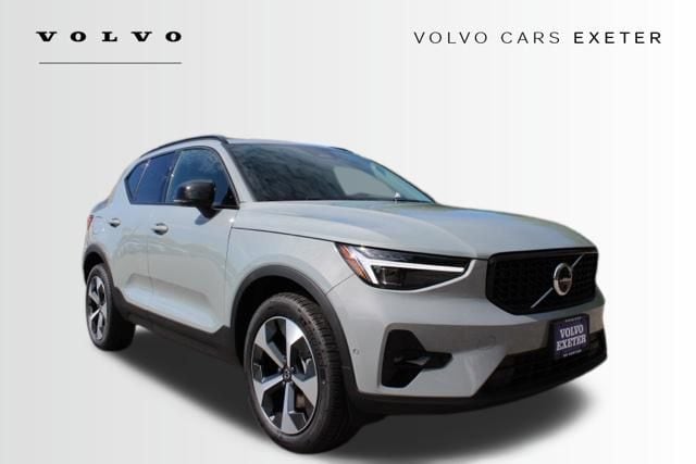 2026 Volvo XC40 B5 Plus Dark AWD's photo