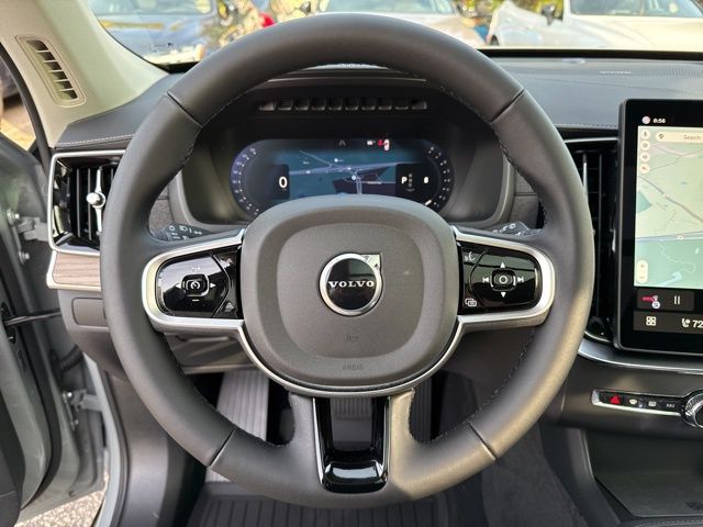 2026 Volvo XC90 Plus's photo