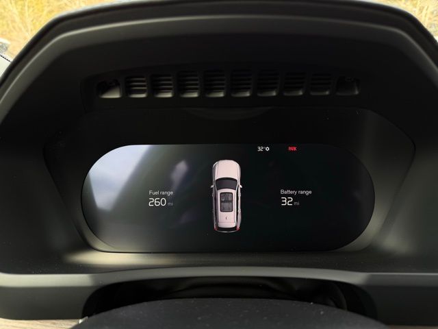 2026 Volvo XC90 Plus - Photo 19