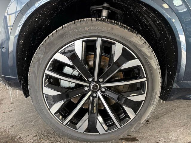 2026 Volvo XC90 Plus - Photo 10
