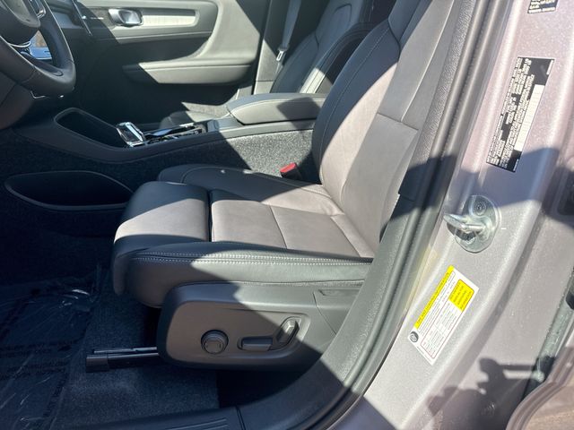 2026 Volvo XC40 Plus - Photo 14