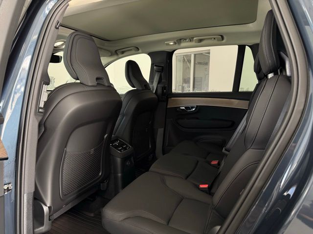 2026 Volvo XC90 Plus - Photo 28