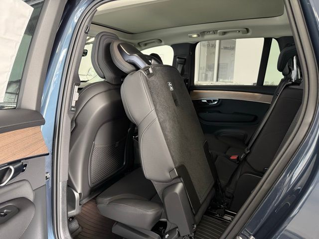 2026 Volvo XC90 Plus - Photo 32