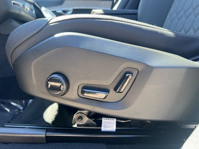 2026 Volvo XC90 Plus - Photo 27
